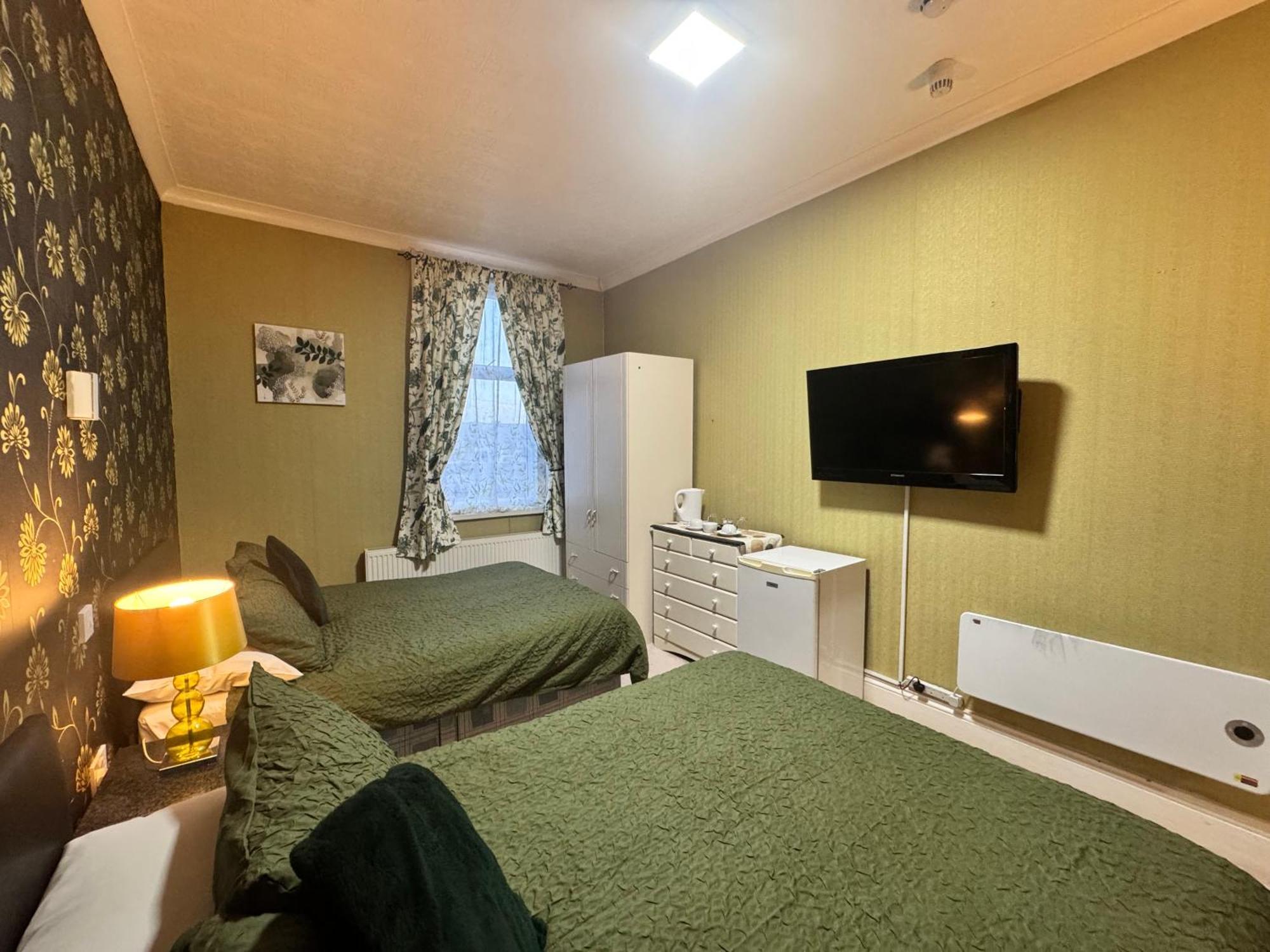 The Holmlea Hotel Блекпул Екстериор снимка