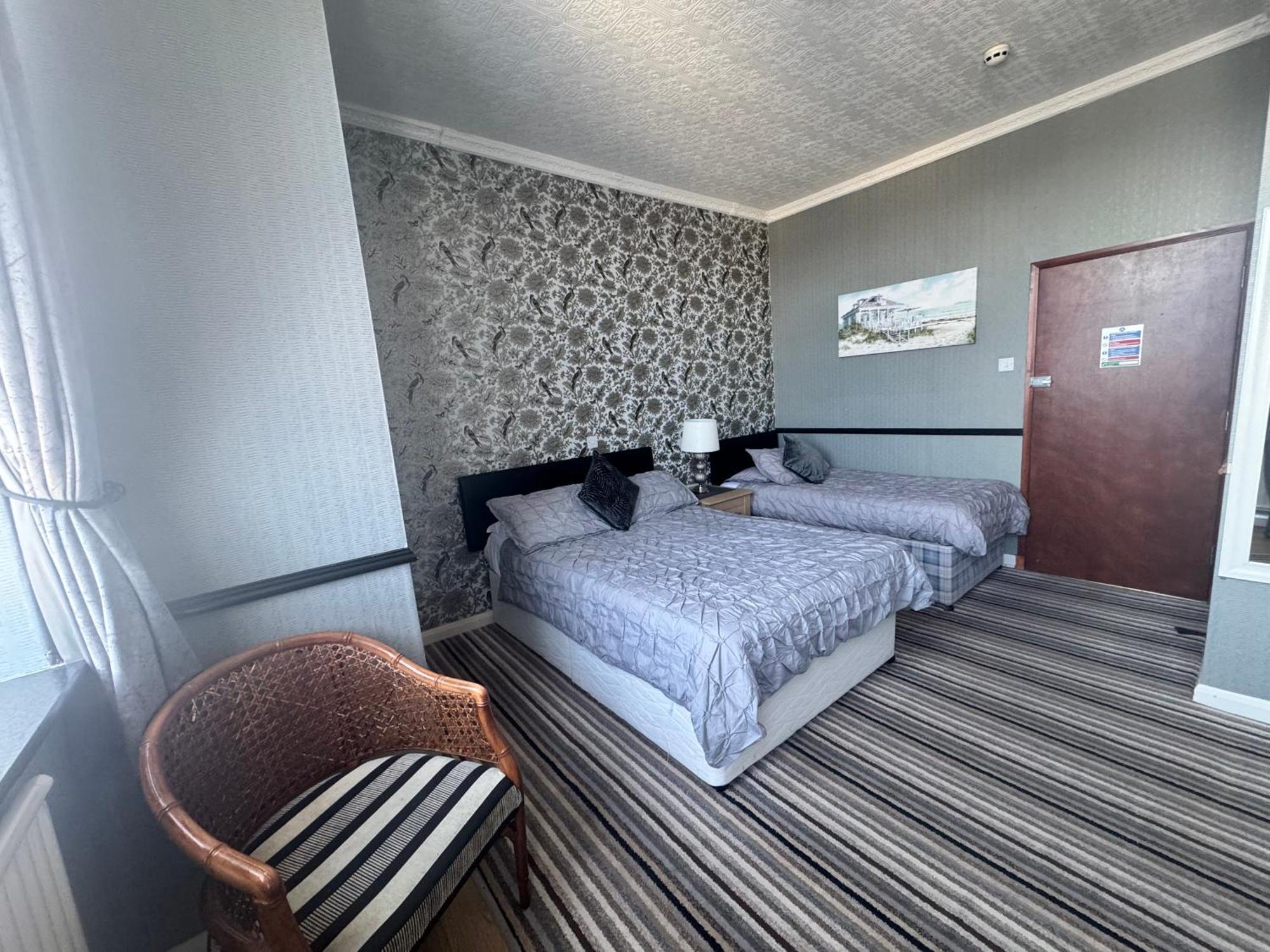 The Holmlea Hotel Блекпул Екстериор снимка